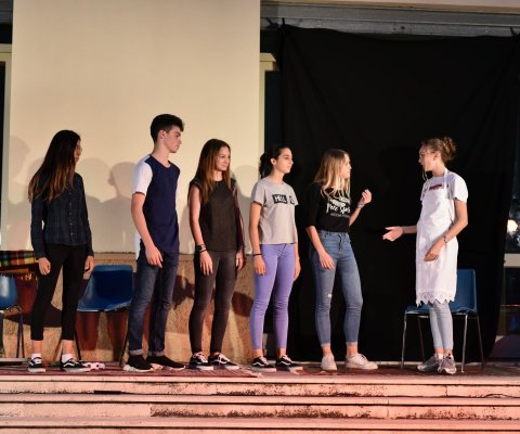 La classe IA in scena con lo spettacolo "Cittadini del mondo"